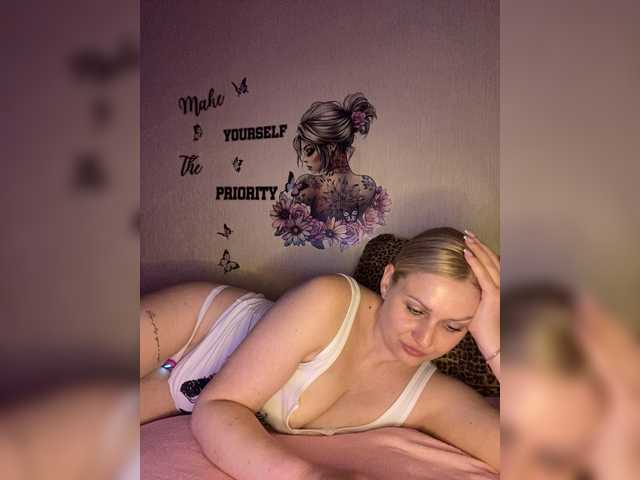 Enni1's BongaCams show and profile