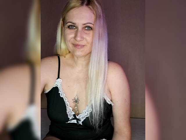 Enni1's BongaCams show and profile