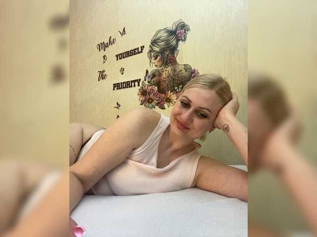 Enni1's BongaCams show and profile