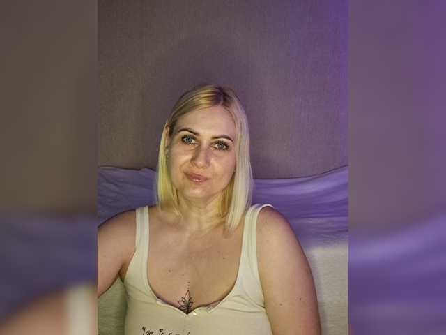 Enni1's BongaCams show and profile