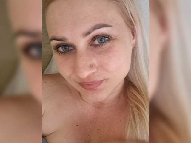 Enni1's BongaCams show and profile