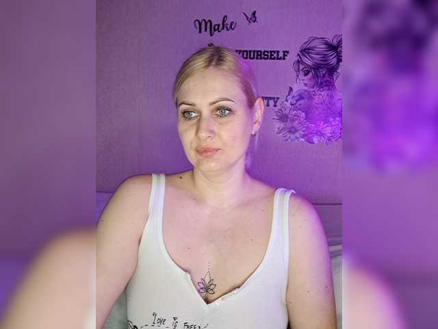Enni1's BongaCams show and profile
