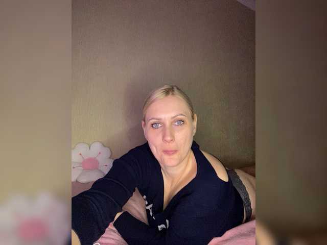 Enni1's BongaCams show and profile