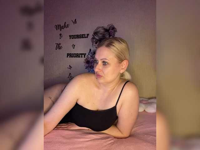 Enni1's BongaCams show and profile