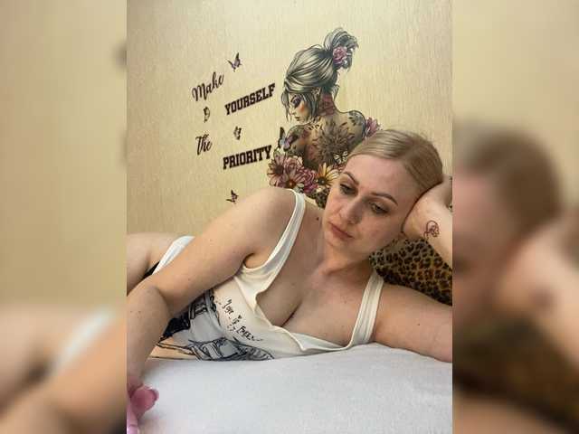 Enni1's BongaCams show and profile