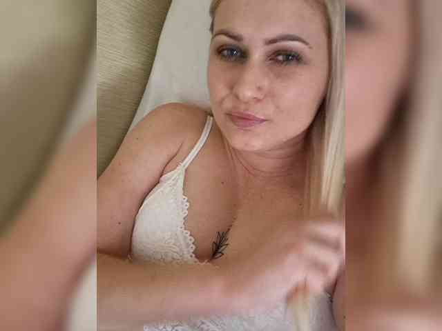 Enni1 Live Webcam on BongaCams