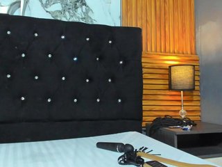LittleKloe Porn Show