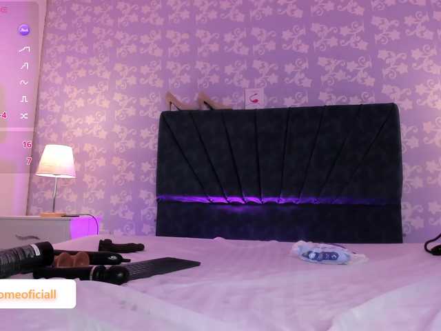 LittleKloe's BongaCams show and profile