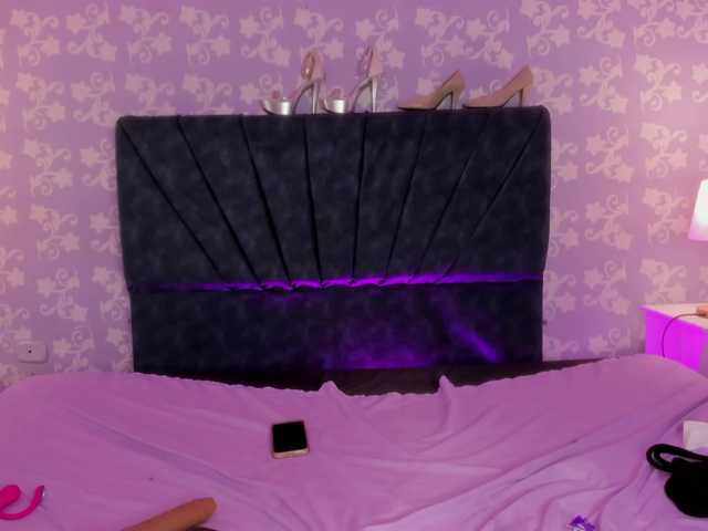 LittleKloe's BongaCams show and profile