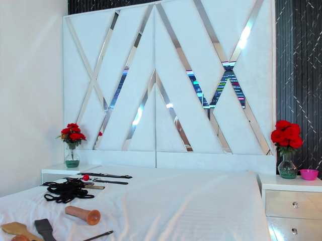 LittleKloe's BongaCams show and profile