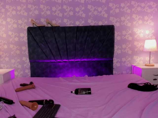 LittleKloe's BongaCams show and profile