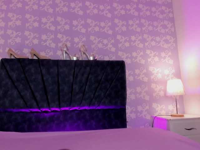 LittleKloe's BongaCams show and profile