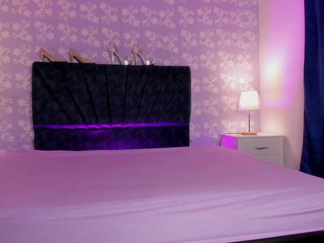 LittleKloe's BongaCams show and profile