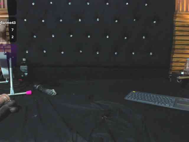 LittleKloe webcam