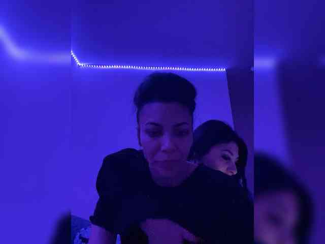 Denisiaii Live Webcam on BongaCams