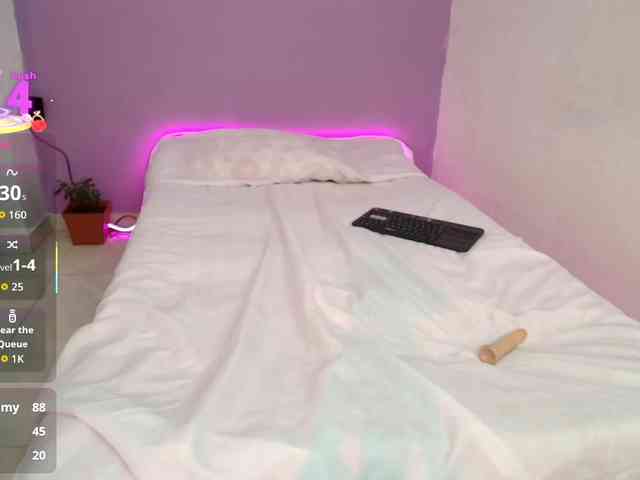 alana-7 webcam