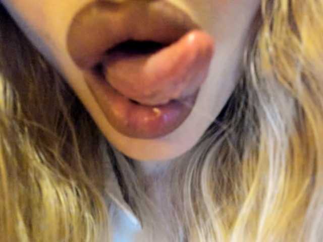 le modèle Politexxx est en webcam porno dans un show sur le site bongacams, il possède les tags suivants: White/Caucasian,Blonde,Shaved