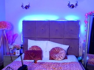 NicoleBondd Porn Show