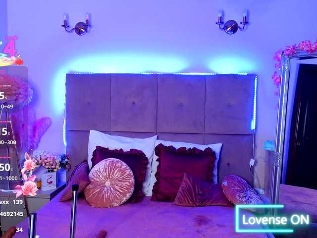 NicoleBondd's BongaCams show and profile