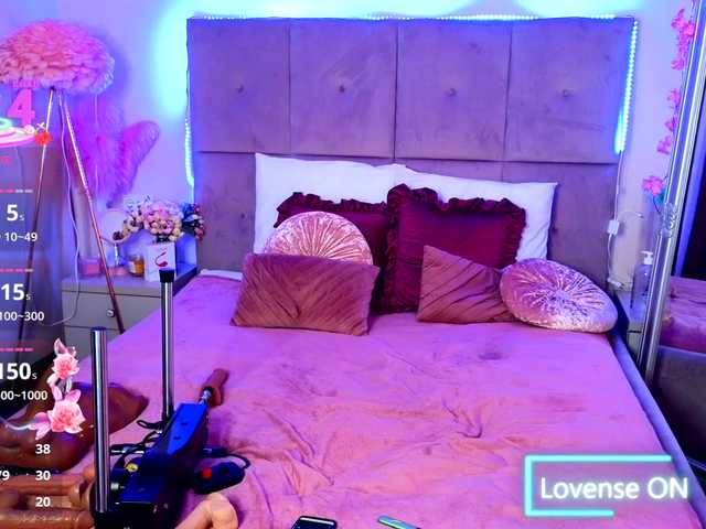 NicoleBondd's BongaCams show and profile