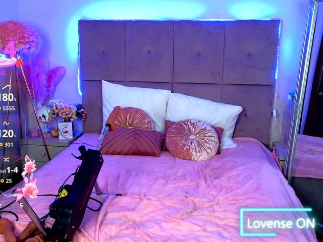 NicoleBondd's BongaCams show and profile