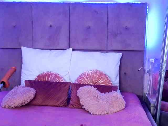 NicoleBondd NicoleBondd