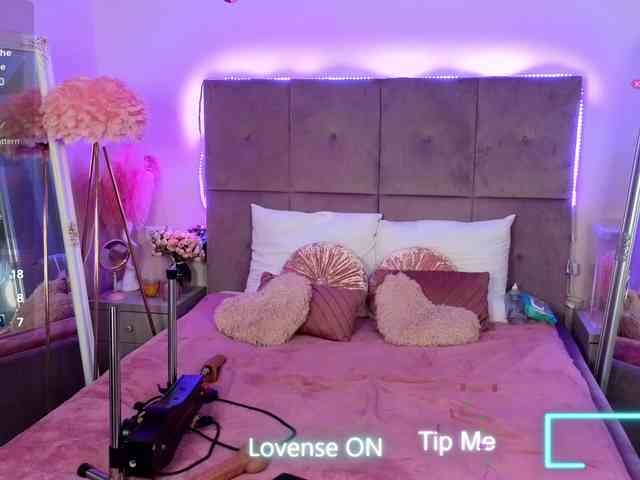 NicoleBondd webcam