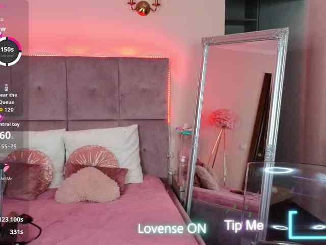 NicoleBondd webcam