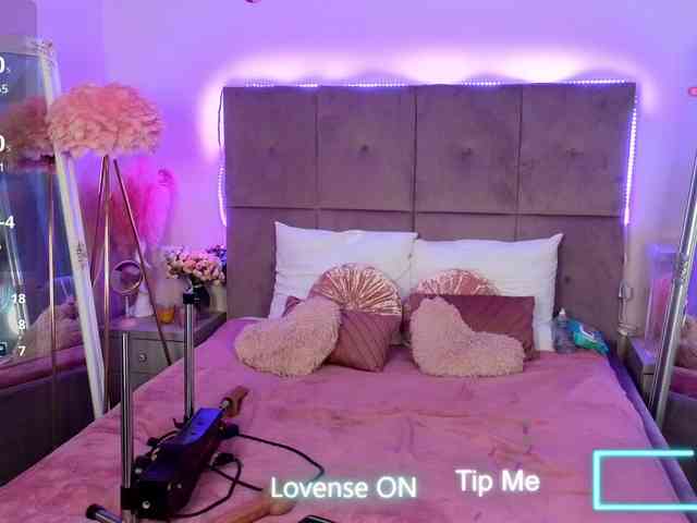 NicoleBondd webcam