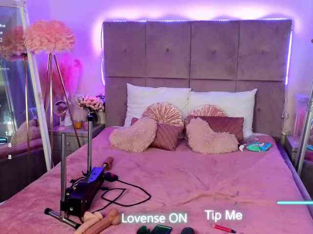 NicoleBondd webcam
