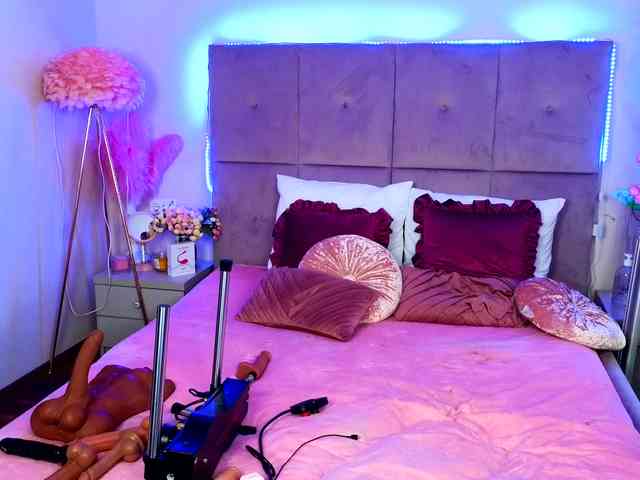 NicoleBondd NicoleBondd