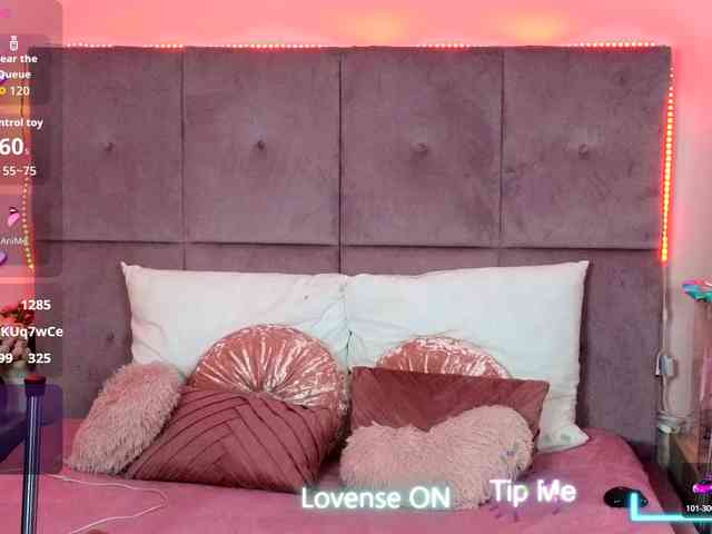 NicoleBondd webcam