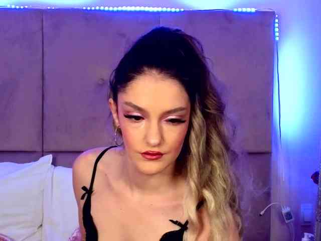 NicoleBondd NicoleBondd