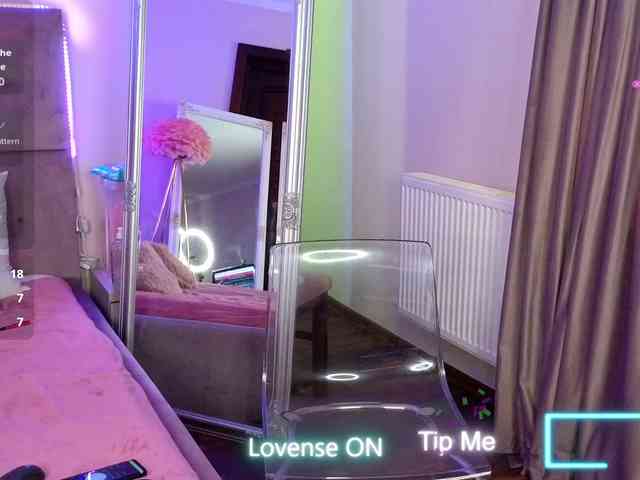 NicoleBondd webcam