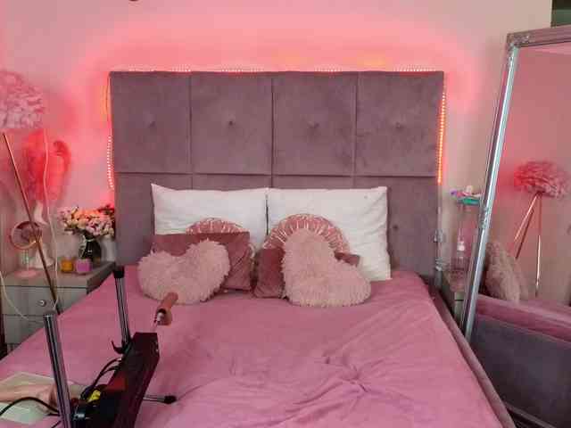 NicoleBondd webcam
