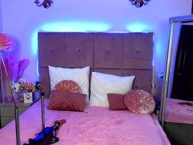 NicoleBondd NicoleBondd