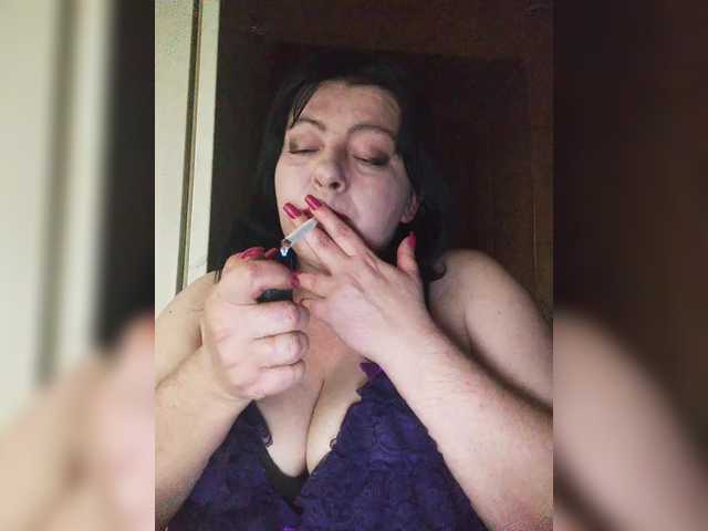 Holly-Molly69's BongaCams show and profile