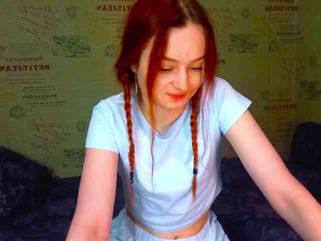 emiless Live Webcam on BongaCams