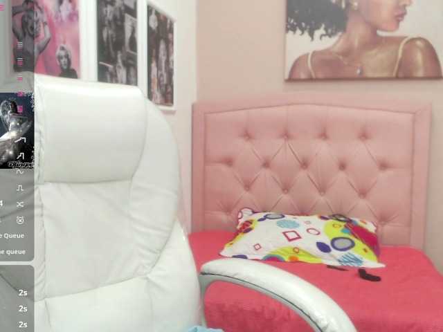 zoe-cortezz's BongaCams show and profile