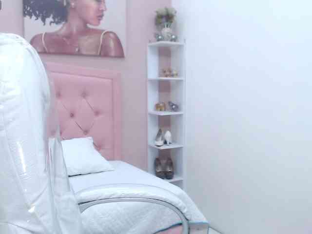 zoe-cortezz webcam