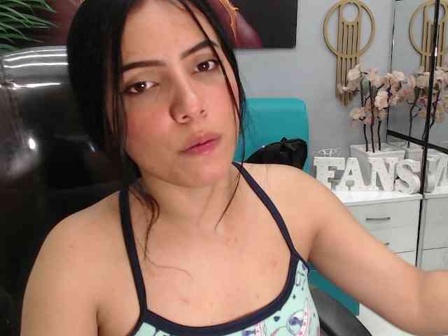 zoe-cortezz webcam