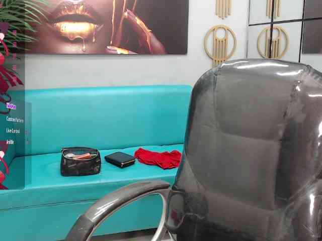 zoe-cortezz webcam