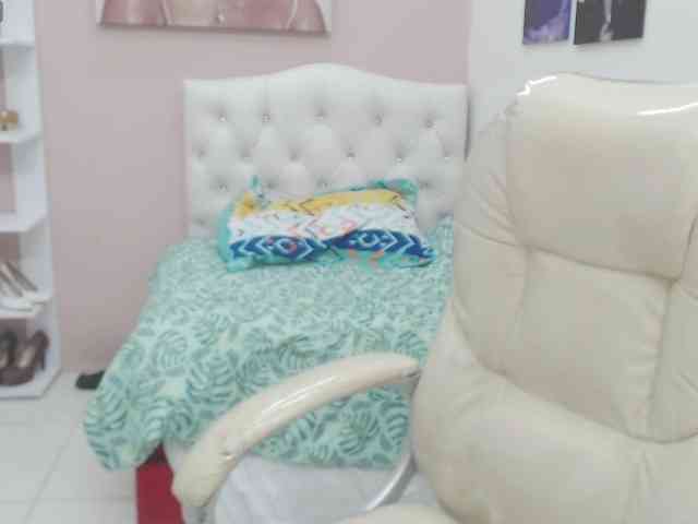 zoe-cortezz webcam