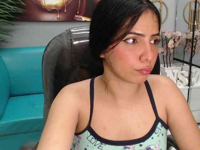 zoe-cortezz webcam