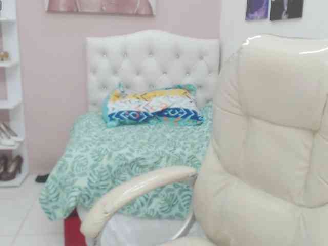 zoe-cortezz webcam