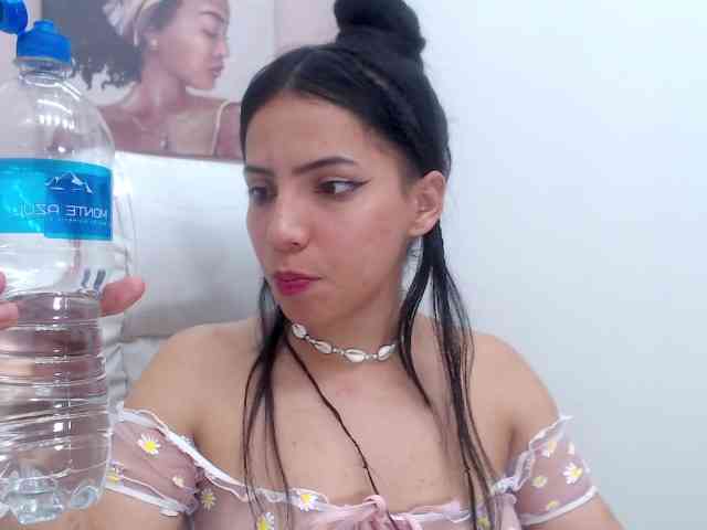 zoe-cortezz webcam