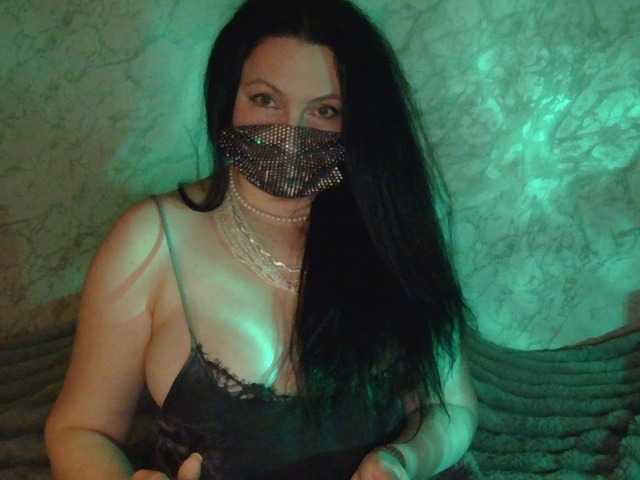 Florena-1's BongaCams show and profile