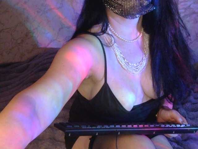 Florena-1's BongaCams show and profile