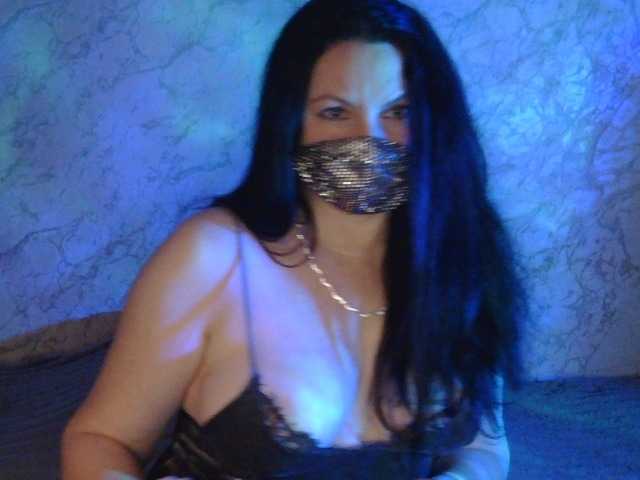 Florena-1's BongaCams show and profile