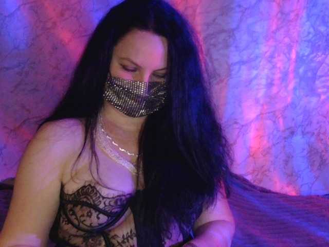 Florena-1's BongaCams show and profile